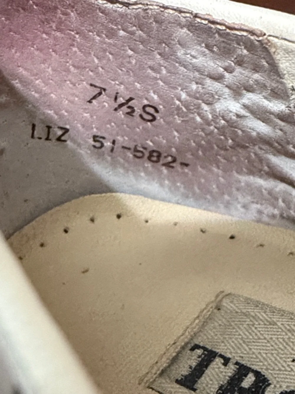 Trotters Size 7.5S (SLIM) Woven Leather Flats — Ivory White